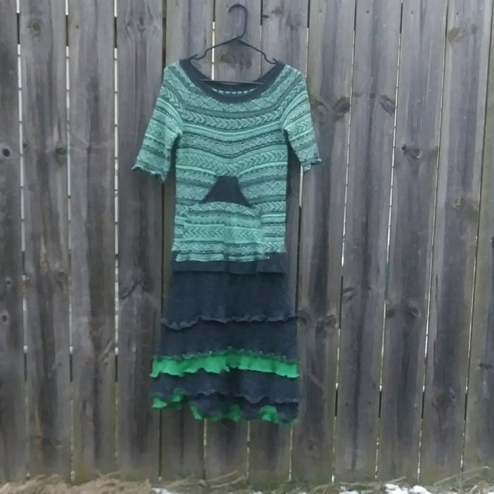 BeeFreeTreasures Handmade sweaterdress size small